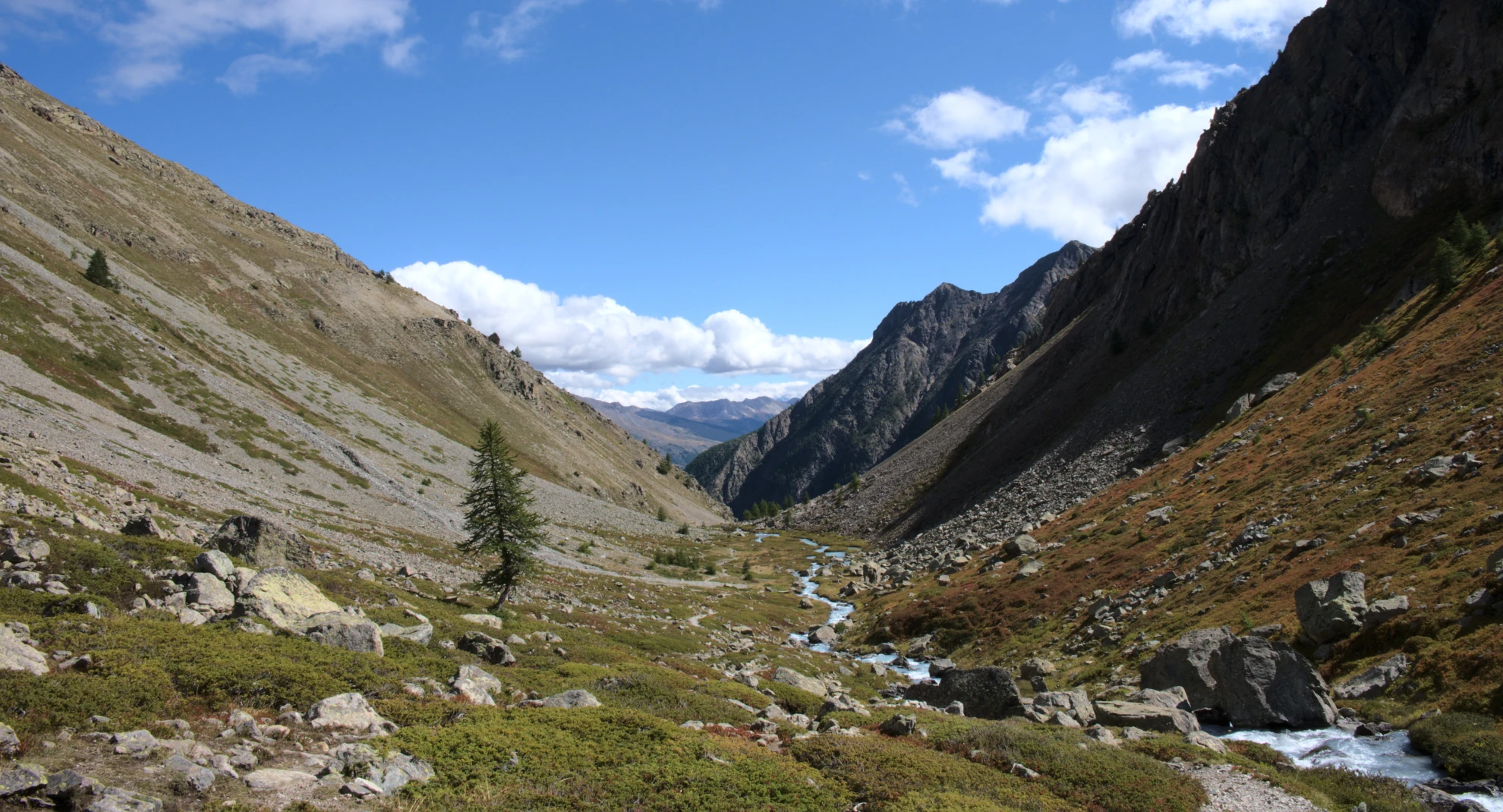 The Col d'Arsine area, at the edge of the glacier
