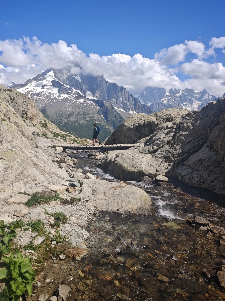 The footbridge over the stream on the Lac Blanc track